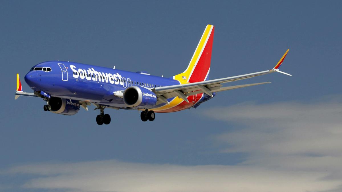 Avión de Southwest Airlines es alcanzado por una bala mientras se preparaba para despegar en Estados Unidos: ¿qué se sabe?