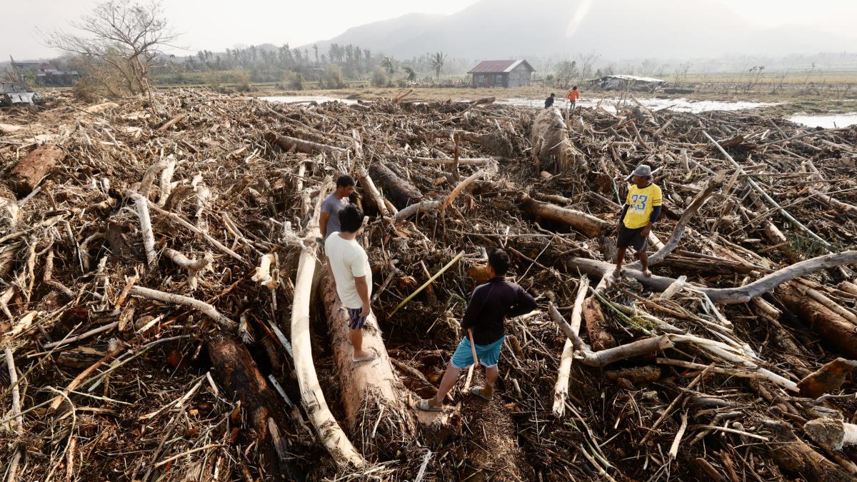 Man-yi, el supertifón que azota Filipinas y amenaza con una 'catástrofe': hay más de medio millón de evacuados