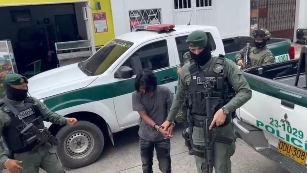 Él es alias Mechas, señalado de reclutar niños de colegios a través de TikTok e Instagram para las disidencias del Huila y Cauca