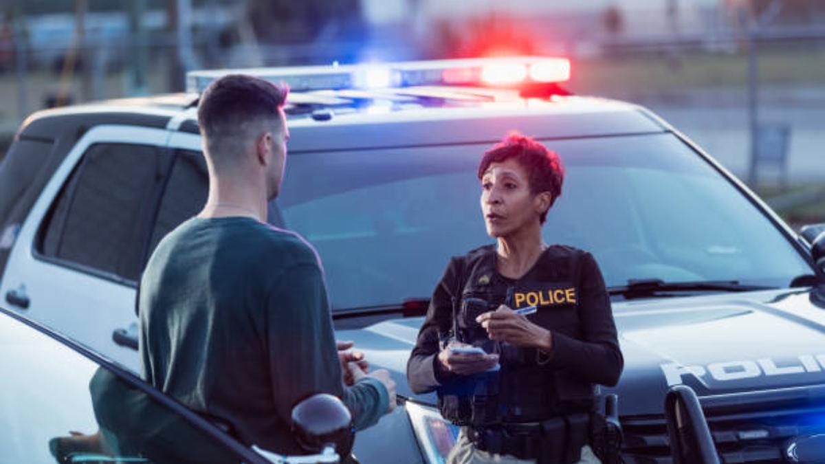 ¿Cómo denunciar anónimamente a una persona en Estados Unidos?