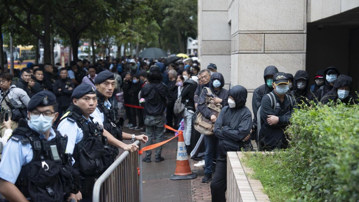 Estados unidos rechazó el encarcelamiento de 45 activistas prodemocracia en Hong Kong: 'fueron perseguidos y encarcelados'