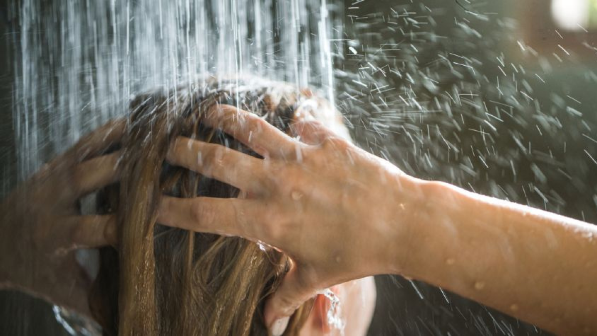 ¿Qué significa bañarse siempre de noche? Las personas que tienen ese hábito analizadas por la psicología