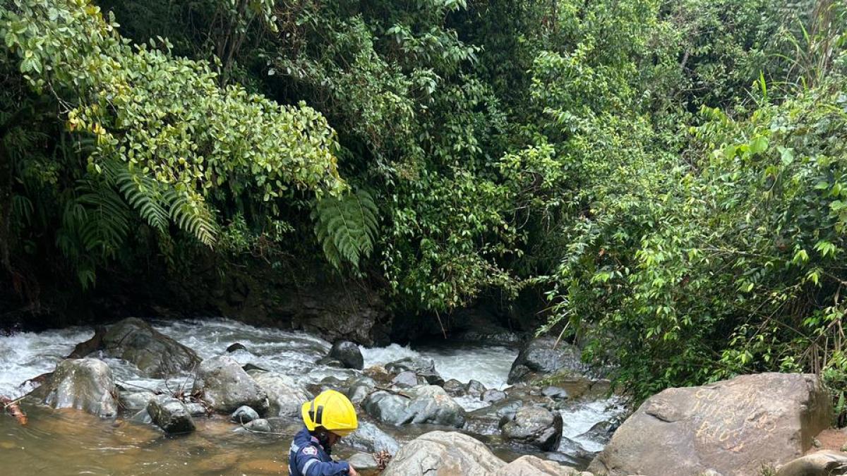 Tras más de 12 horas de búsqueda de un hombre desaparecido hallan su cuerpo en un río de Cali 