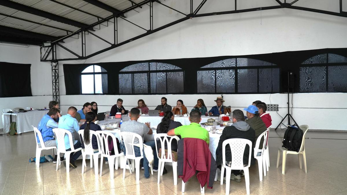 Así fue la reunión de alcaldes de Antioquia y miembros de la mesa de negociación entre Gobierno y disidencias