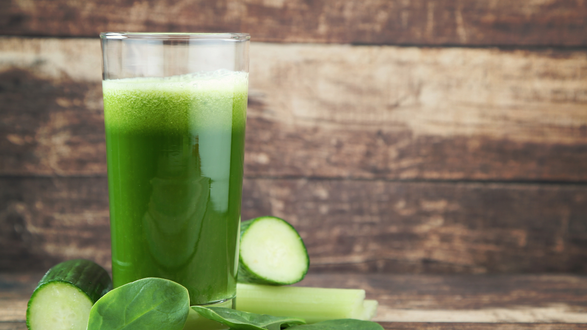 ¿Amaneció con los niveles de glucosa altos? Este poderoso jugo verde le ayudará a reducir el azúcar en la sangre