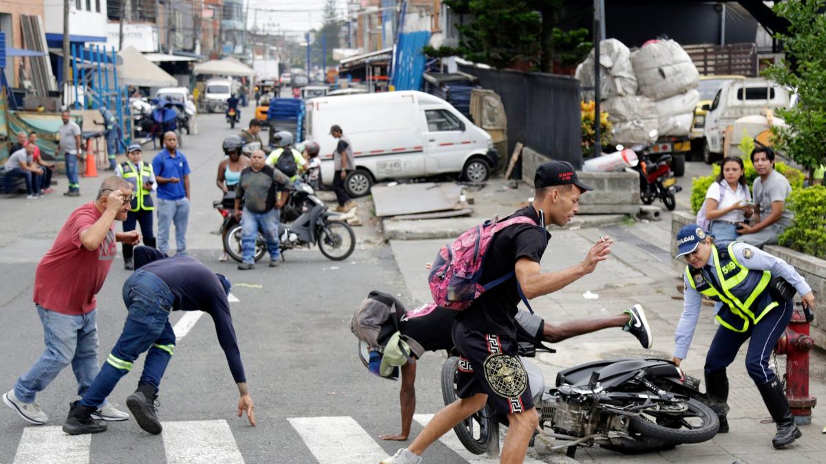 Muertes en accidentes en Cali | Más de la mitad de las víctimas son motociclistas: uno de ellos cayó al pavimento y fue arrollado por un camión