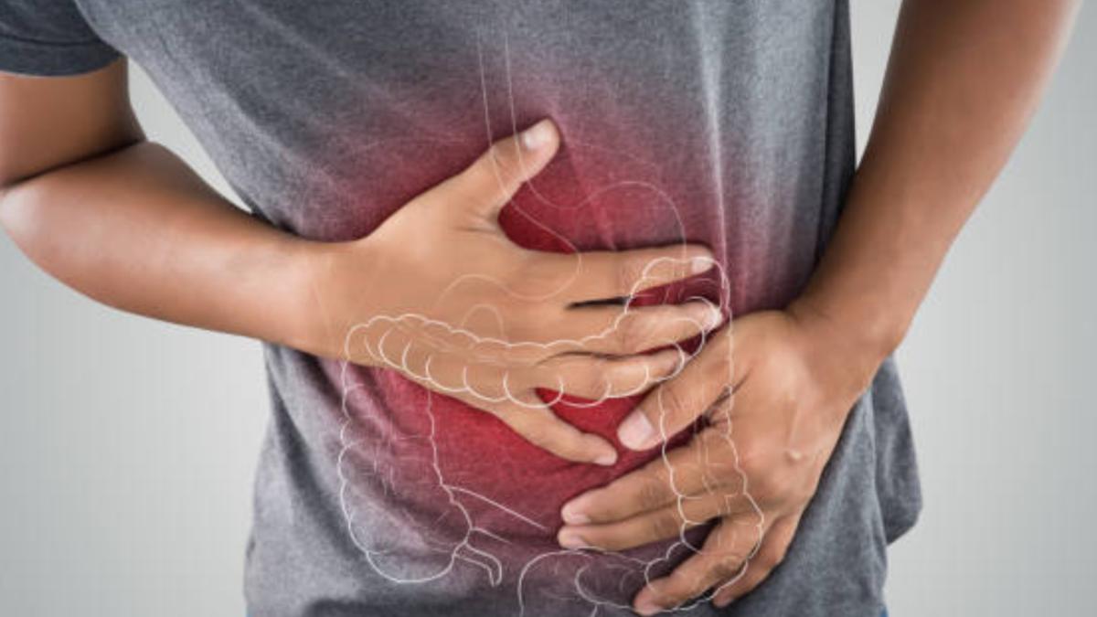 ¿Cómo eliminar el dolor de estómago tras las comidas de Navidad? Gastroenterólogo responde
