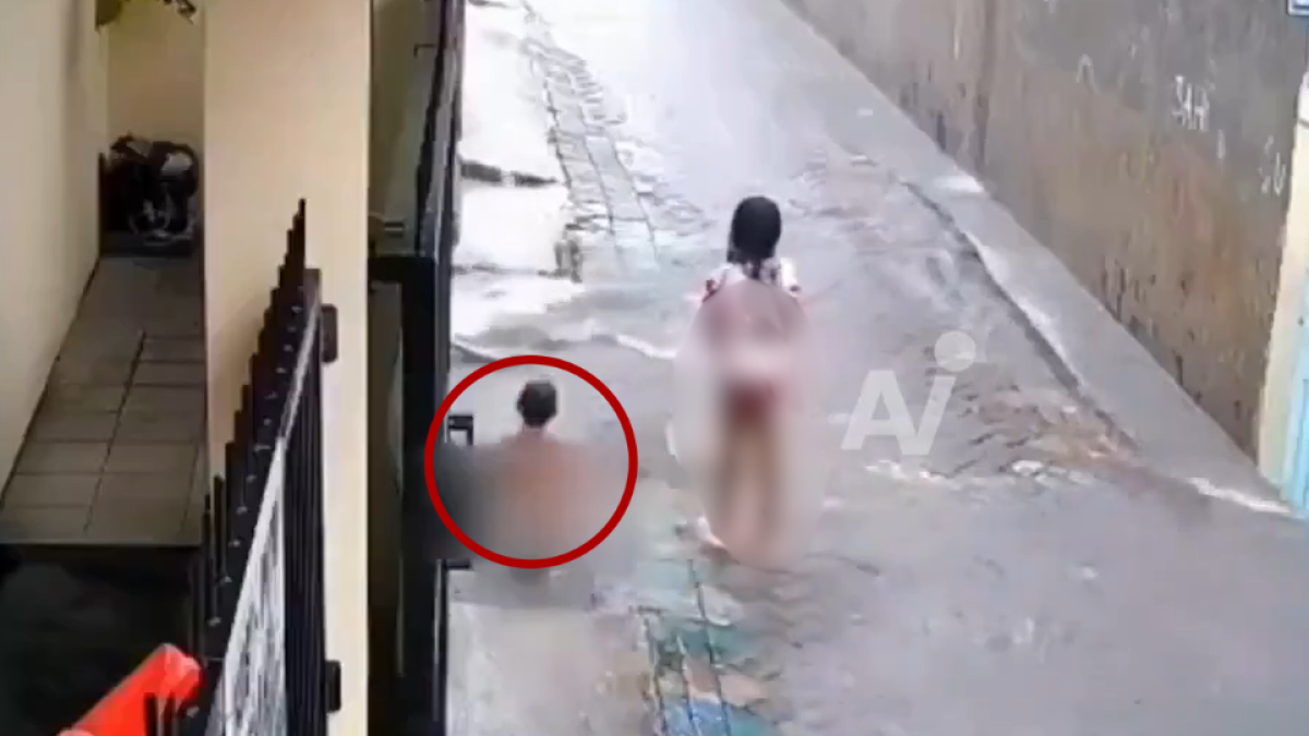 Video| Menor en Indonesia falleció tras caer en una alcantarilla: estaba jugando con sus hermanos