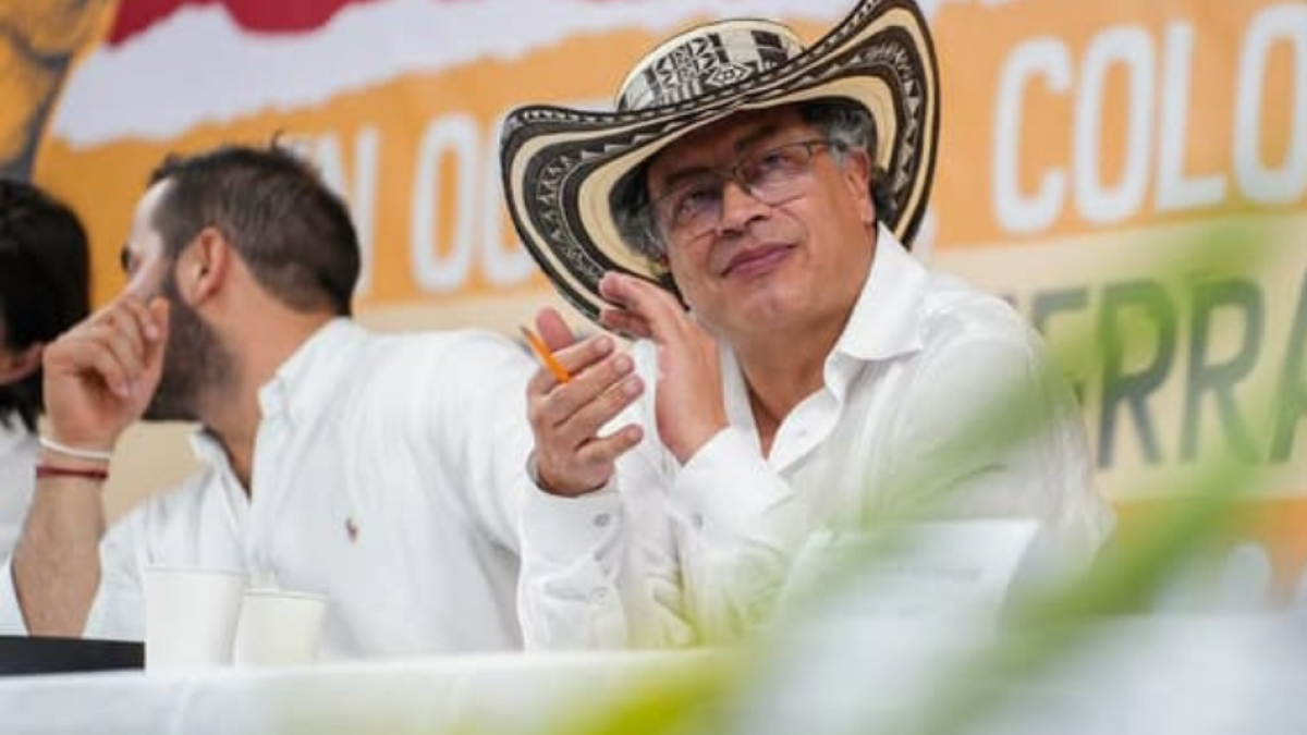 'Ni un peso se quitará a la financiación del acuerdo de paz con las Farc': presidente Petro le responde a 'Timochenko'