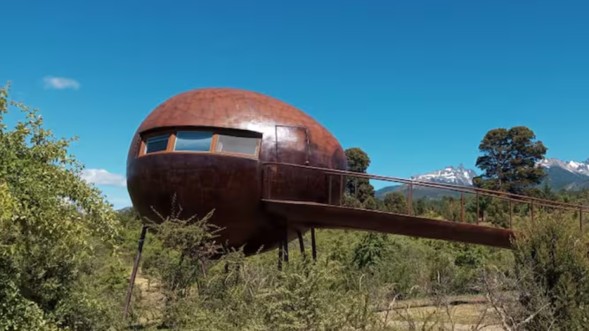 Así es uno de los 100 alojamientos más excéntricos del mundo: tiene forma de huevo de dragón y está en Argentina