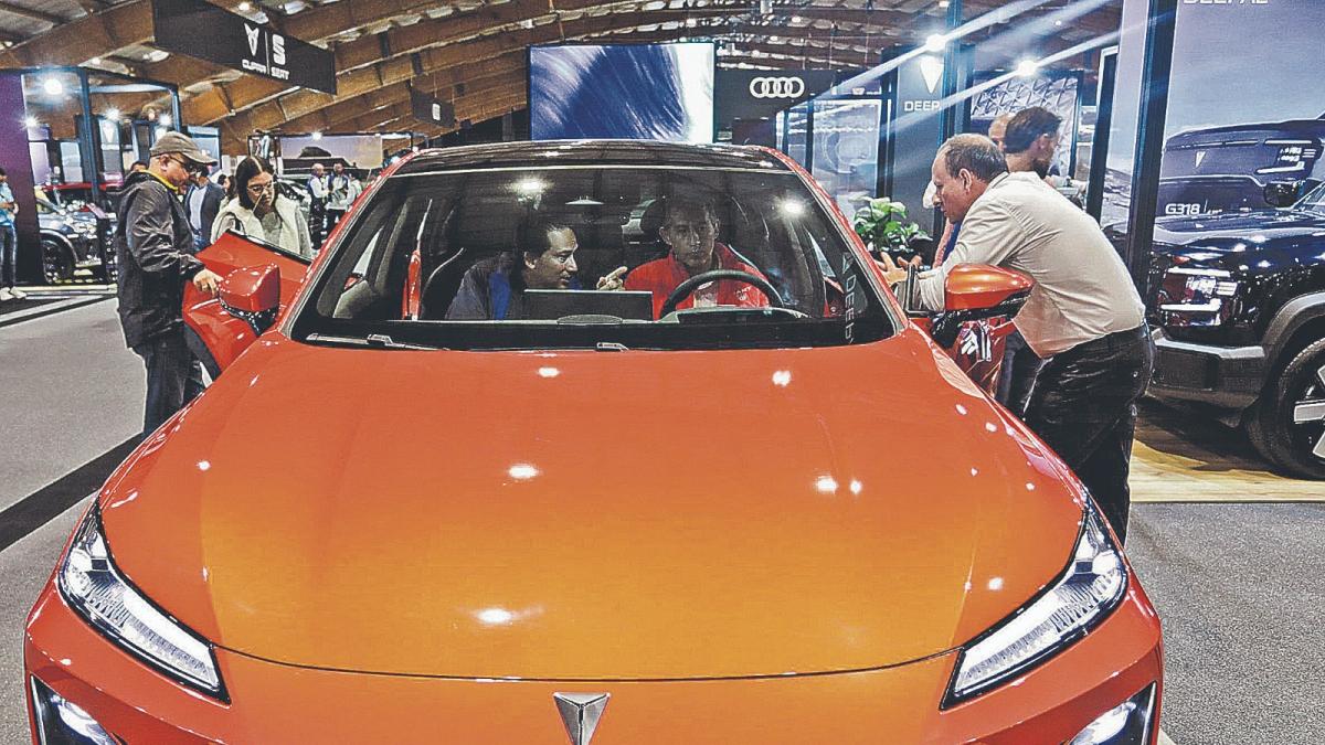 En Colombia se vendieron más de 200.000 carros nuevos en el 2024
