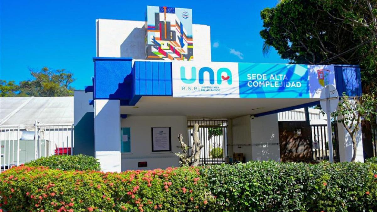 İşçiler Barranquilla'daki Supersalud Denetimi Sırasında Protesto