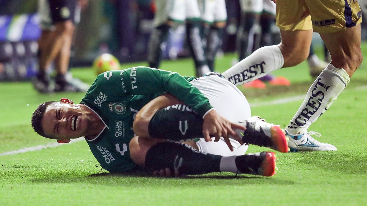 Estadísticas muestran cómo crecen faltas contra James Rodríguez en el León de México: lo frenan con patadas