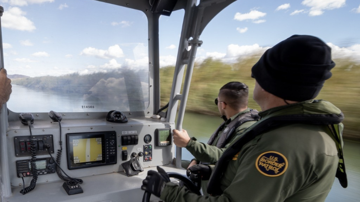 Cruzó por el río hacia Estados Unidos en esta inusual zona, pero CBP no tuvo piedad e hizo esto