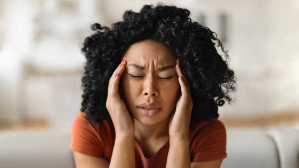 Si tiene migraña frecuentemente, trate de evitar este alimento, según estudio