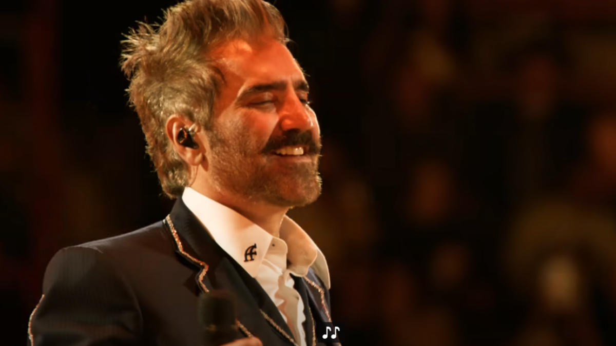 Alejandro Fernández rinde tributo a su padre con 'Un millón de primaveras'