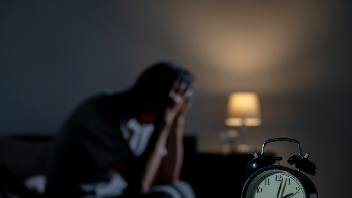 ¿Qué significa cuando alguien se despierta a las 3:00 a.m., según la psicología?