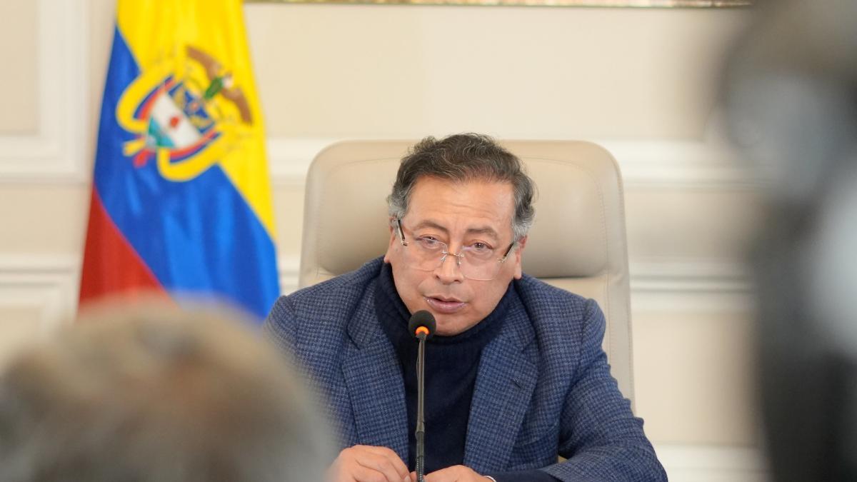 ¿El presidente Petro puede radicar en Senado las preguntas de la consulta el 1 de mayo?