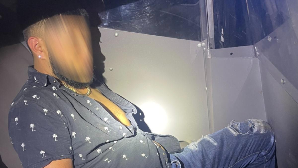 Es inmigrante, chocó en Tampa y la policía lo arrestó por ser ilegal y contar con este problema en su licencia