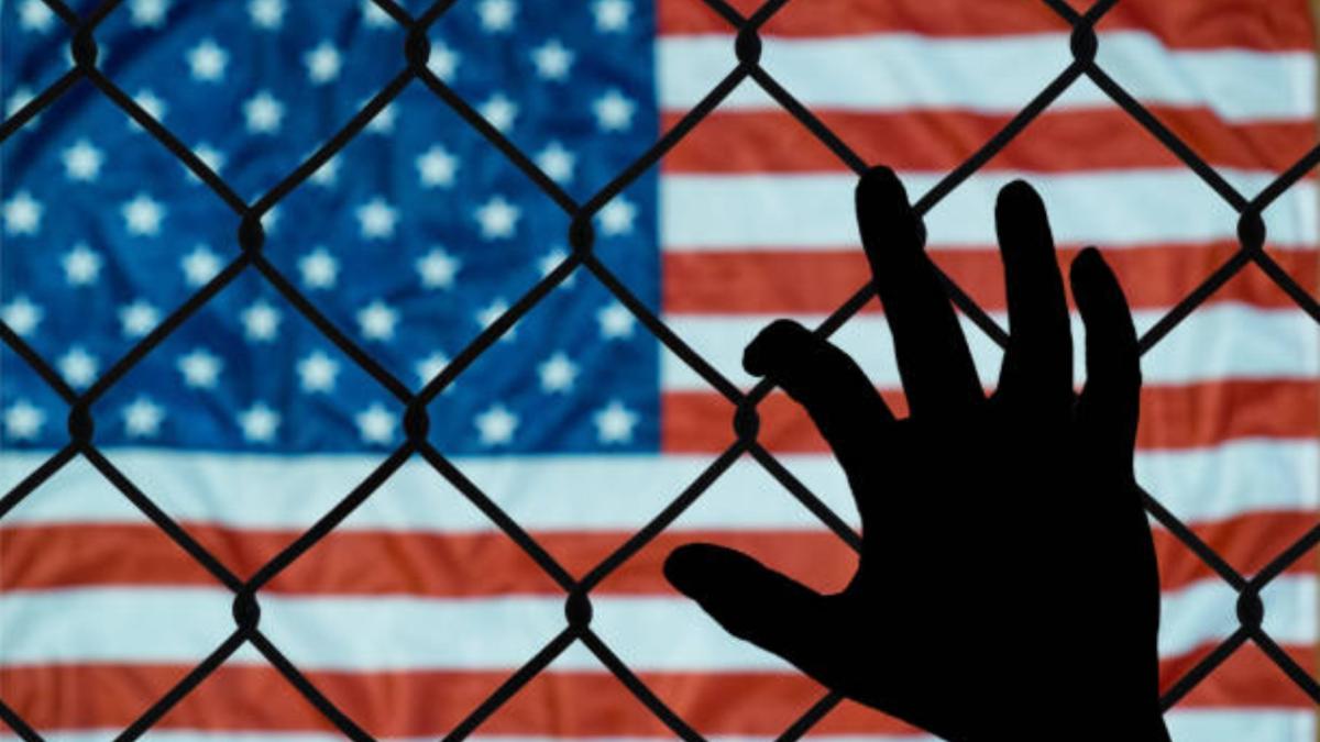 ICE lanza una polémica tecnología de IA para rastrear migrantes: esto debe saber