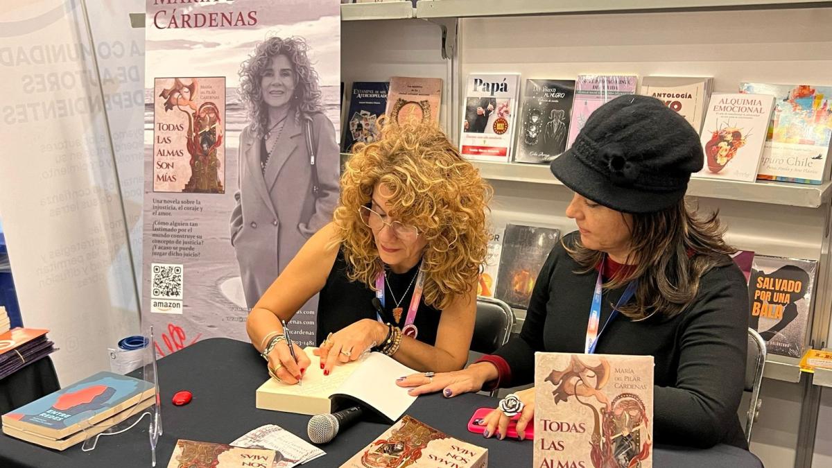 'No escribo pensando en el lector': María del Pilar Cárdenas expone las fallas de Colombia desde el exilio