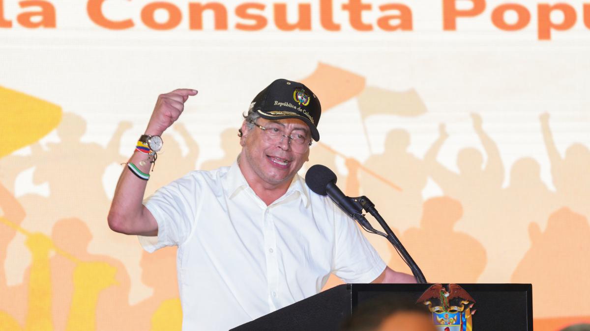 Congresistas cuestionan al gobierno Petro por respuesta al plan pistola contra la Fuerza Pública