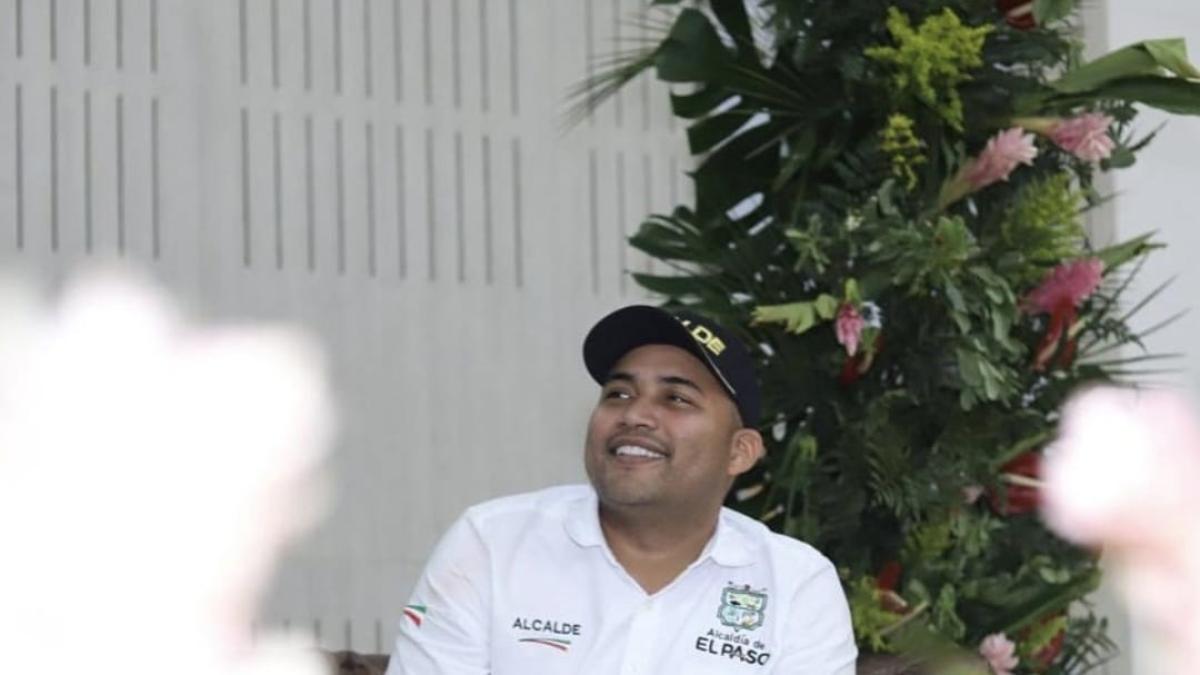 Atentan contra alcalde de El Paso, Cesar, mientras se dirigía a su residencia