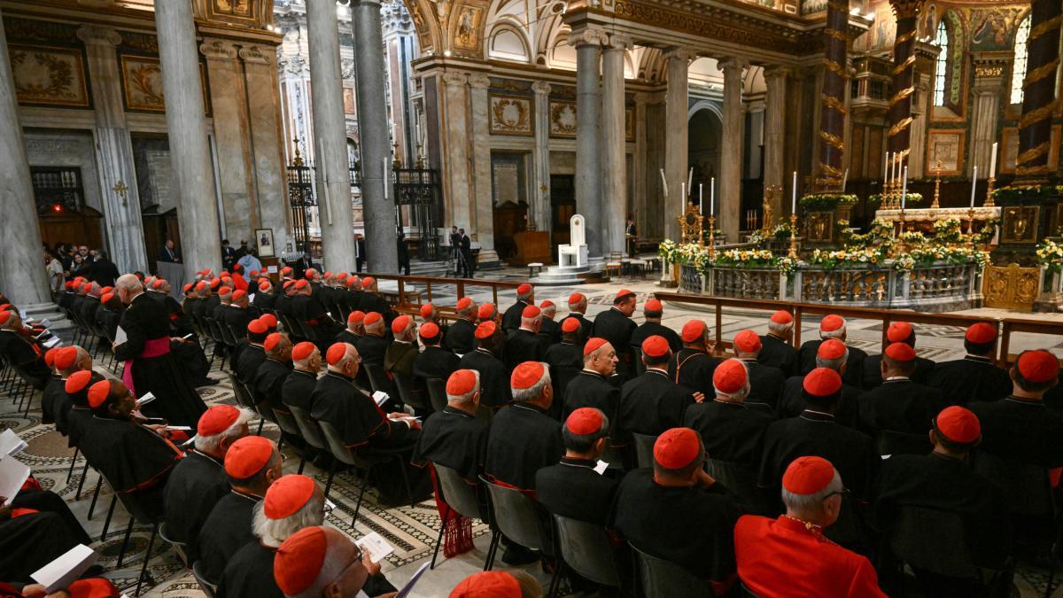 Cónclave en el Vaticano: cardenales solicitan oraciones a los católicos ante la elección del nuevo papa
