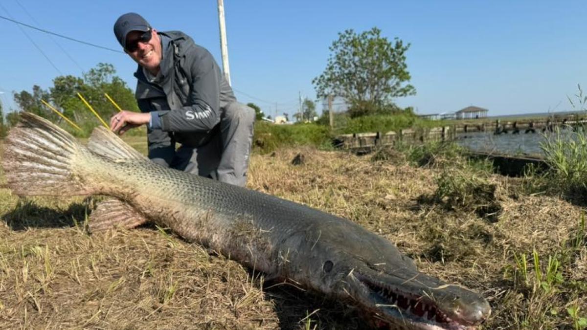 Capturó a un caimán enorme en Texas y batió un récord mundial