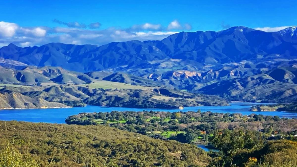 Pronto, podrían permitir nadar en este bonito lago de California: estaba prohibido desde 1953