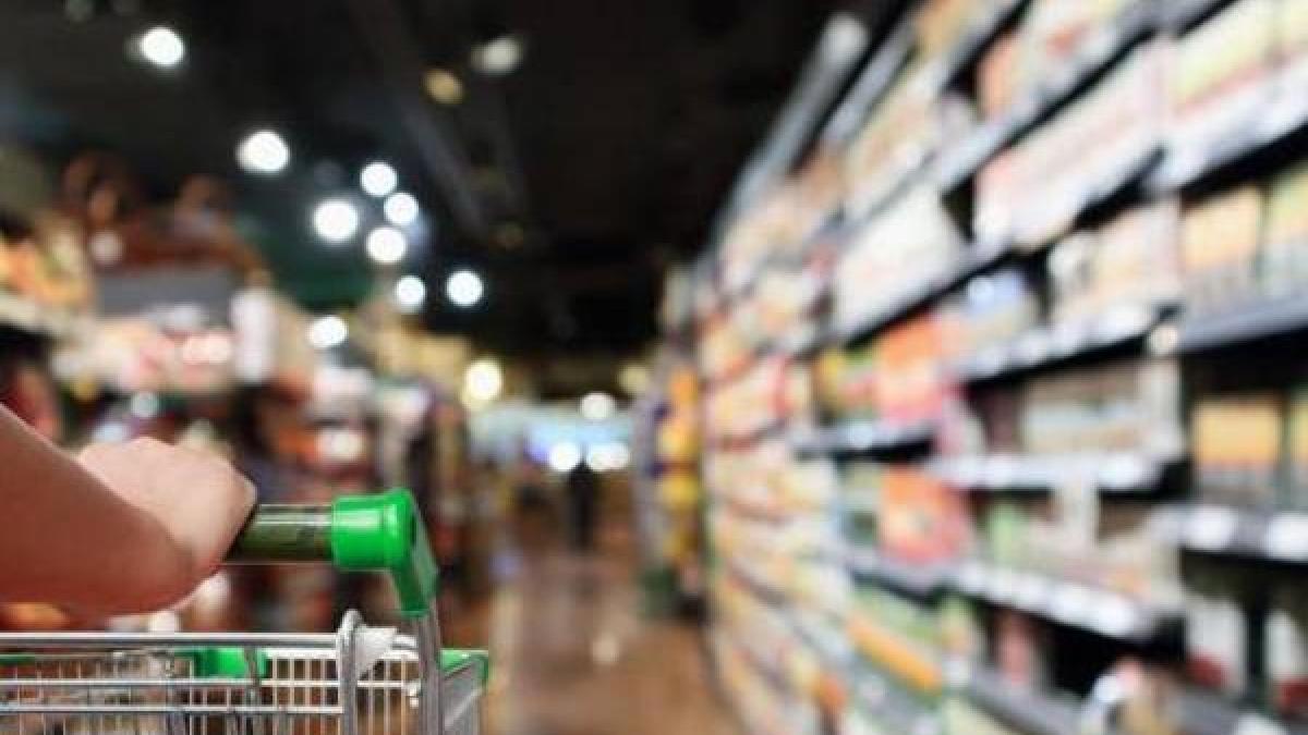 Dollar Tree vende a solo US$1,25 esta linterna que se recarga con el sol y es preciosa