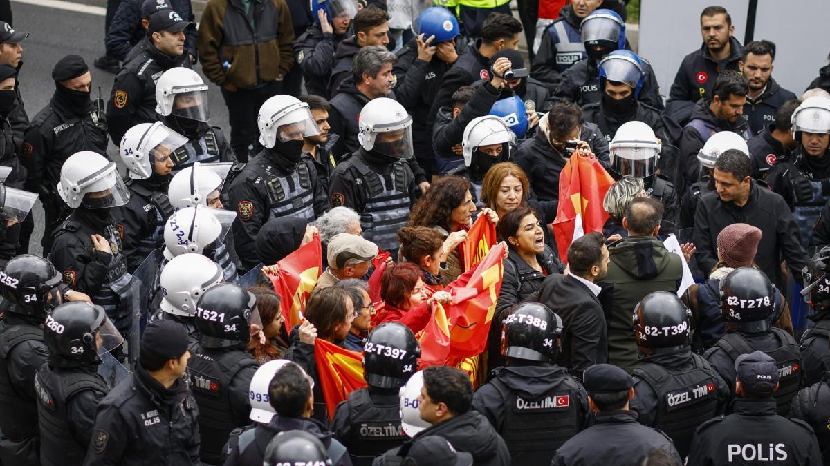 Turquía reprime con fuerza las manifestaciones del Día del Trabajo este primero de mayo: van más de 400 arrestos