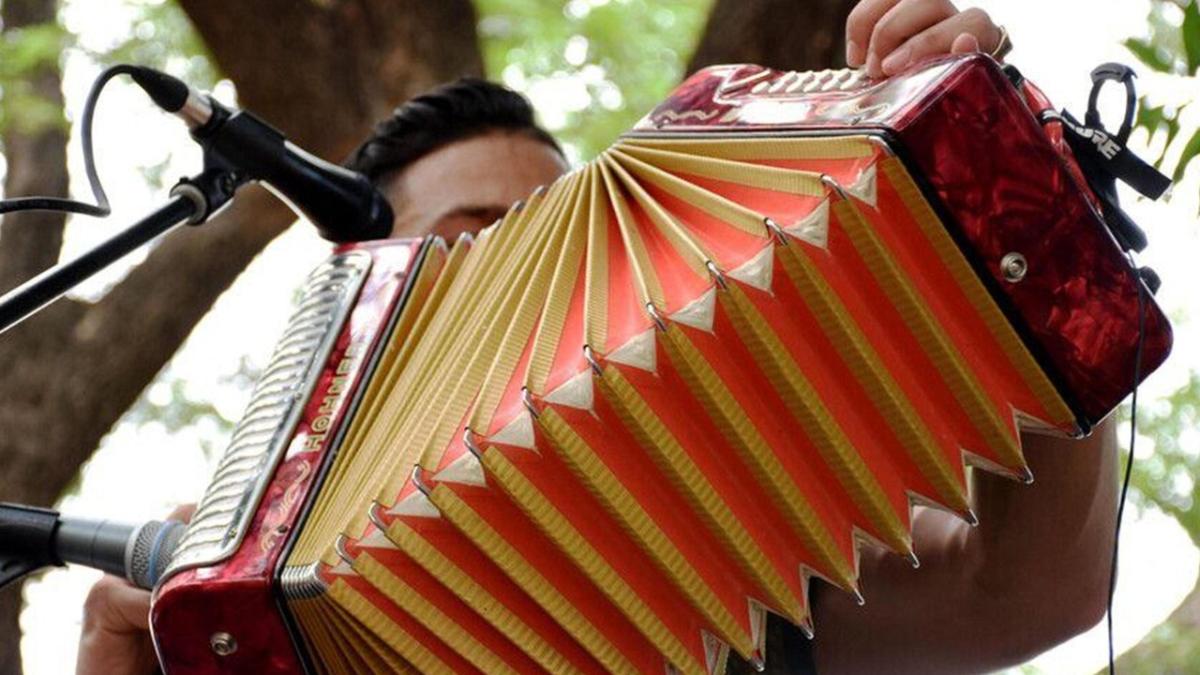 Şu anda valledupar taç yeni bir vallenato kralı