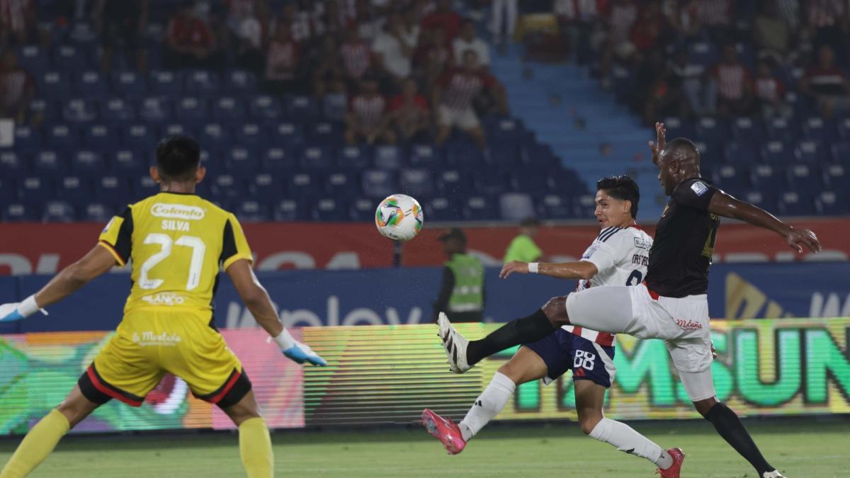 Junior no pudo tumbar al líder América y falló penalti: empate en Barranquilla en la Liga Betplay