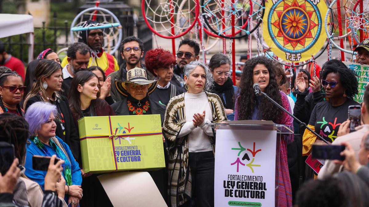 Se actualizará la Ley de las Culturas: ¿qué pretende el proyecto que se debatirá en el congreso?