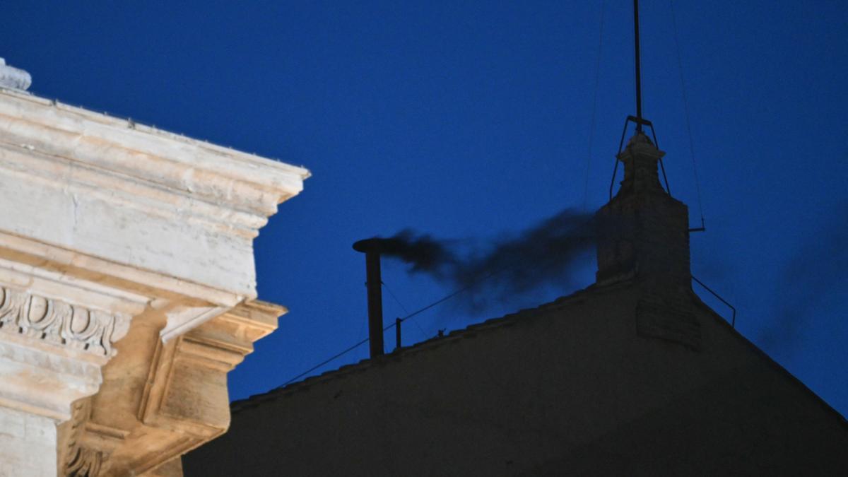 Horarios de las fumatas del cónclave hoy 8 de mayo de 2025 para saber si hay nuevo Papa en el Vaticano