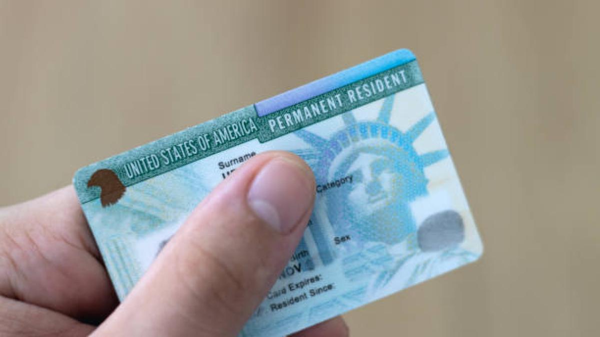 Si tiene la green card, esto es lo que cambió para usted en 2025