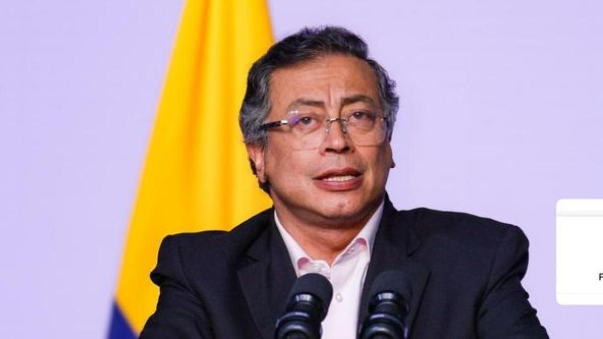 Avanza recolección de firmas para pedir al Congreso que exija examen toxicológico al presidente Gustavo Petro