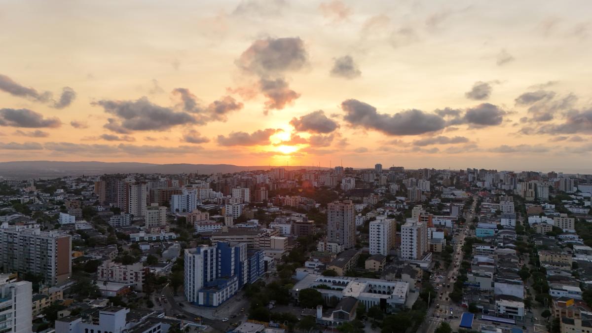 Barranquilla arde bajo un golpe de calor histórico: temperaturas rozan los 52 grados a la sombra