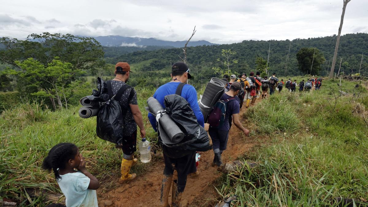 Continua violación de derechos en Venezuela forzaría nueva ola migratoria; Colombia sería el principal destino