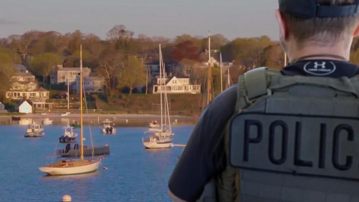 ICE fue muy lejos: hizo redadas sorpresas en esta isla donde vive la gente rica (y sí había indocumentados)