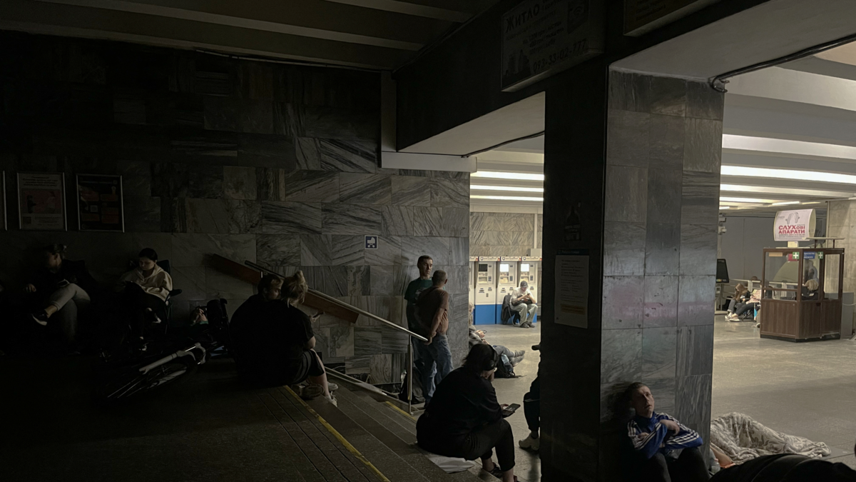 Rusia lanza ataque con un centenar de drones contra estructuras energéticas en seis regiones de Ucrania y deja a 100.000 hogares sin luz