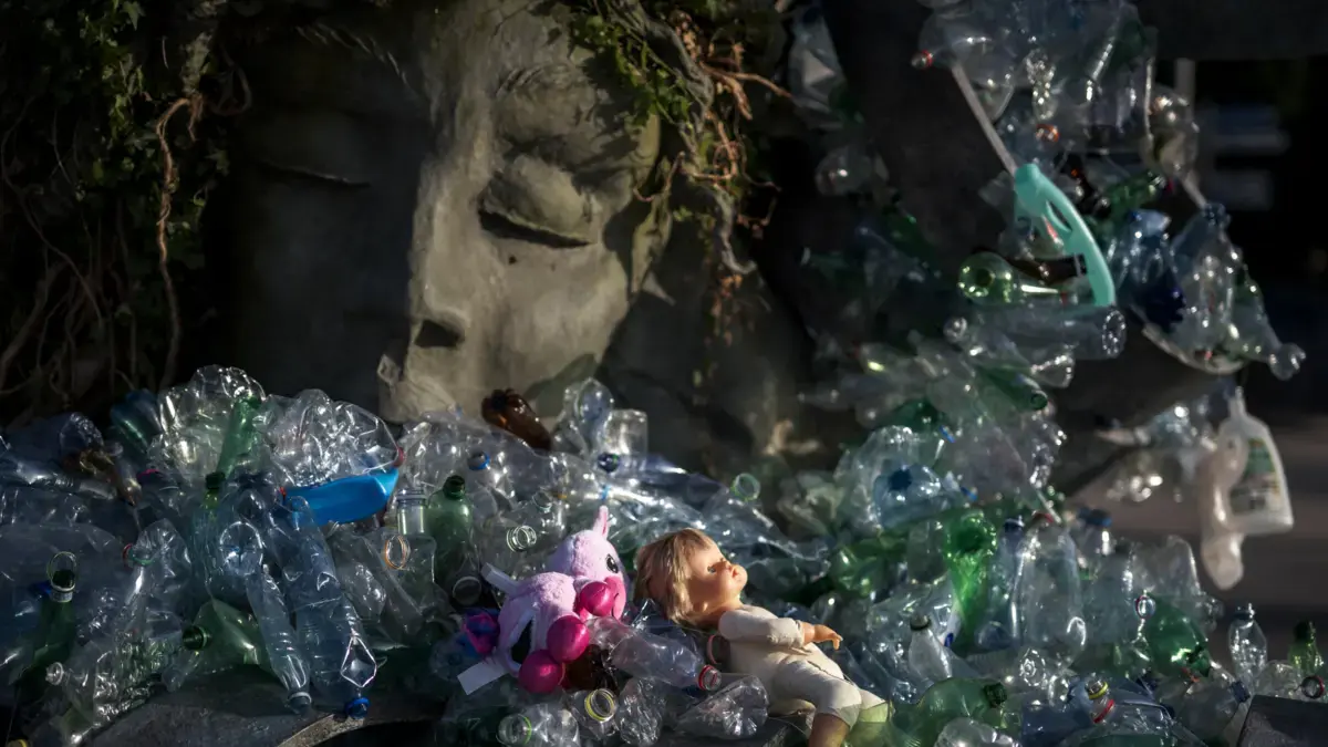 'Perdimos una oportunidad histórica': fracasan las negociaciones de Ginebra que buscaban concretar un acuerdo contra la contaminación de plástico