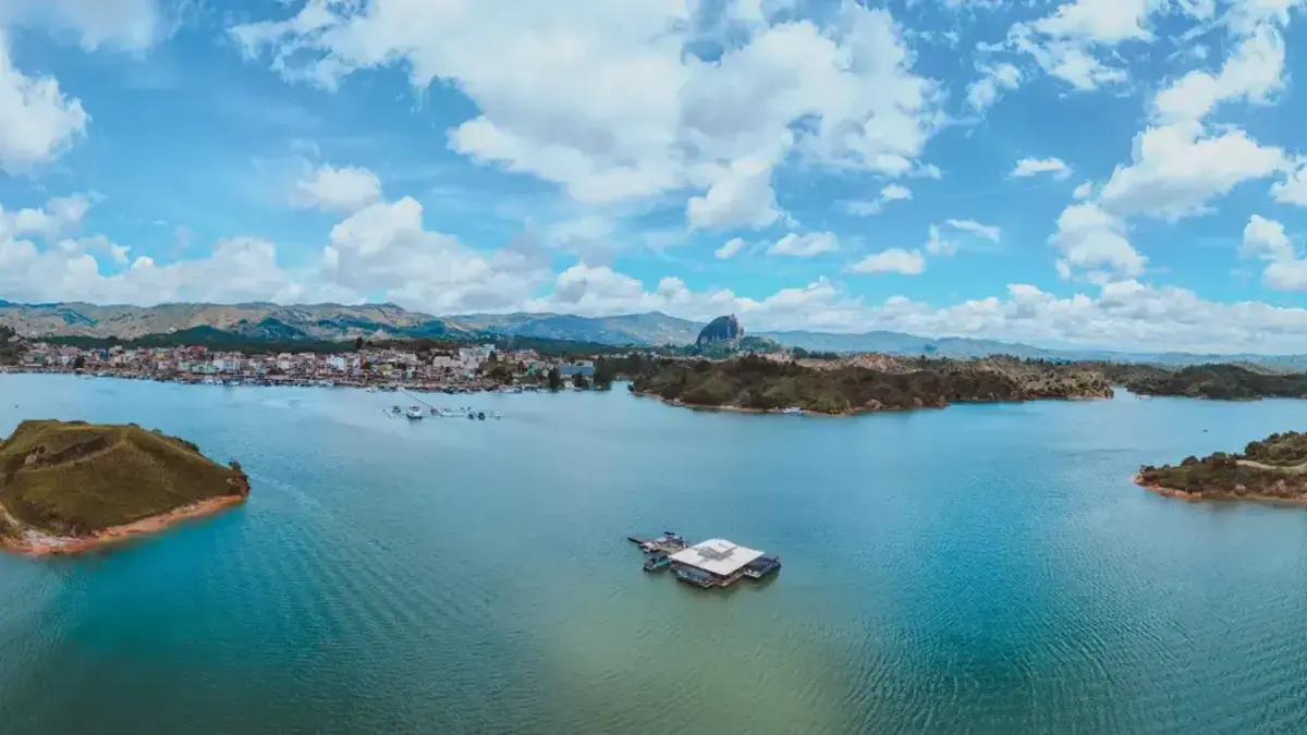 Hidroaviones podrían conectar a Guatapé con el centro del país para reducir la congestión vial: ¿cómo funcionaría el proyecto?