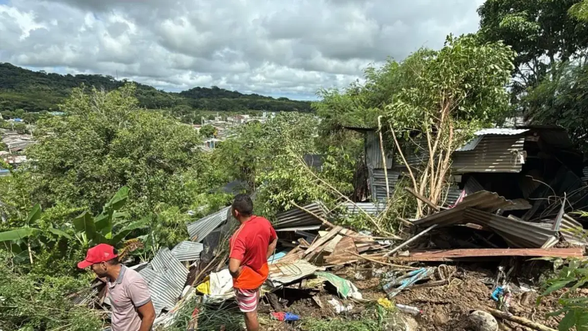 Emergencia en Montería por lluvias torrenciales: vías inundadas, canales desbordados y presencia de babillas en barrios residenciales