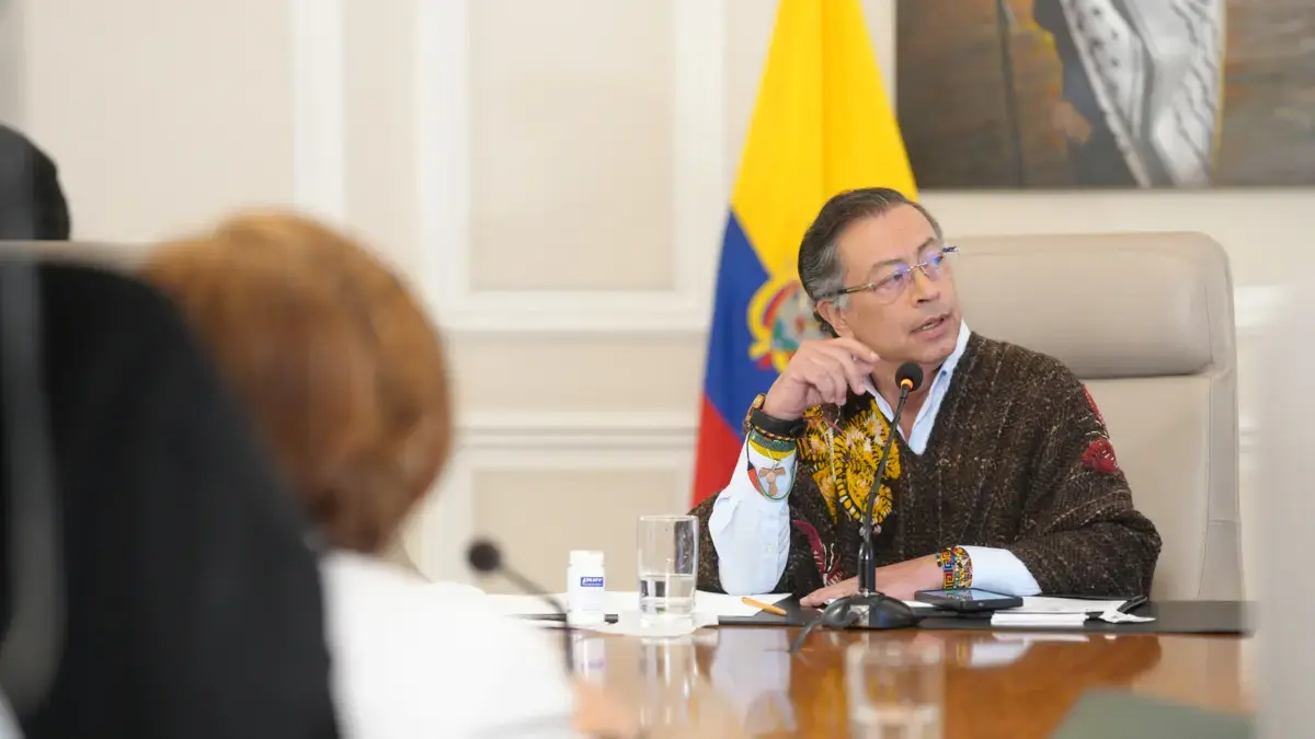 Presidente Petro le responde al Eln por asesinato de Miguel Uribe y le pide a Maduro ‘sacar’ a la guerrilla y a la Segunda Marquetalia de Venezuela