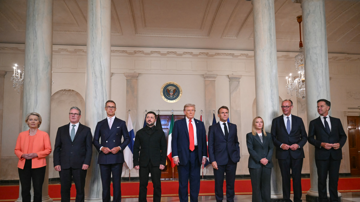 Aliados de Ucrania se reúnen con la esperanza de avances en las negociaciones de paz tras nuevos ataques rusos contra infraestructura energética