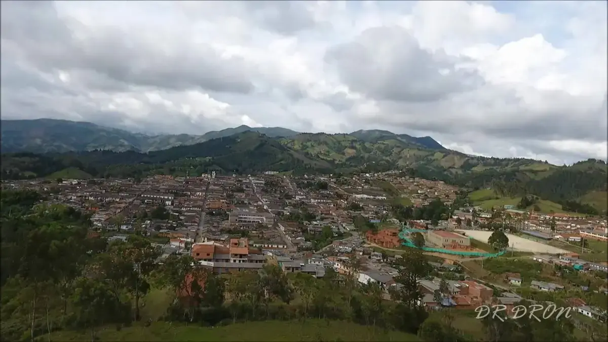Violencia tiene en alerta a los habitantes de Abejorral (Antioquia): denuncian desplazamientos forzados y ataques armados