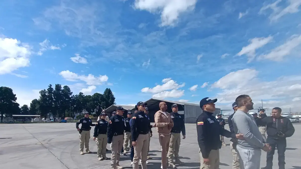 Extraditan a Estados Unidos a grupo de 7 presuntos narcotraficantes: estos son sus nombres