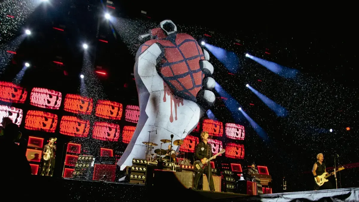 Green Day volvió a Bogotá tras 8 años: lluvia, pogos y un cierre memorable con ‘Good Riddance (Time of Your Life)’: así se vivió el concierto